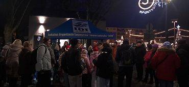 Wieczorna lęborska wędrówka w świątecznej scenerii